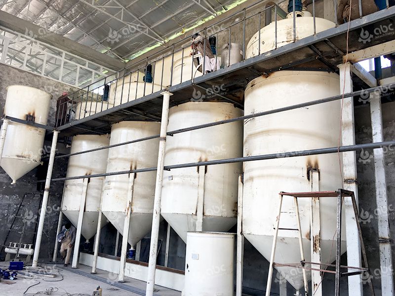 oil refinery tanks and oil filter 
