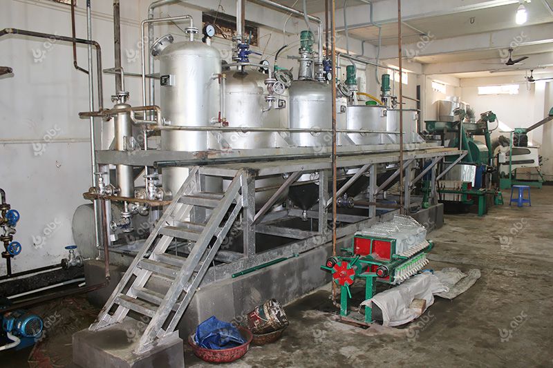 Machine de raffinage d'huile de moutarde