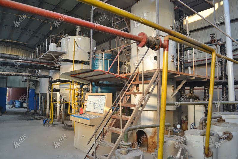 Grande usine de raffinerie de pétrole