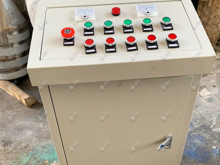 Armoire électrique pour le traitement de l'huile de soja