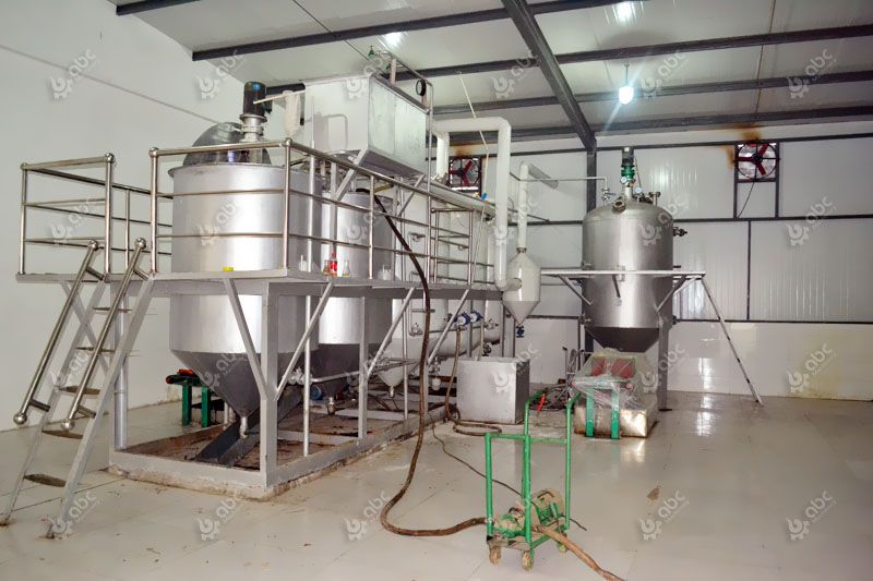 Petite usine de raffinerie de pétrole